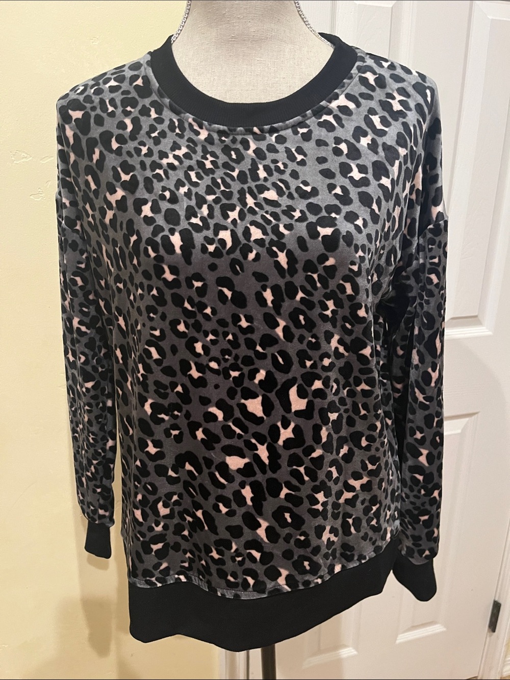 Donna Karan Leopard-Print Velour Lounge Sweatshirt
